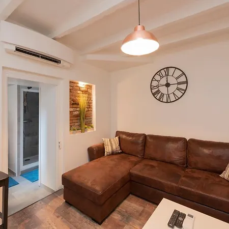 Appartement L'aubuisson - Climatise Avec Terrasse Privee *